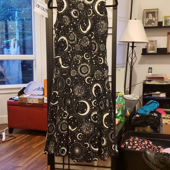 Heart of Haute Monique Celestial Print Midi Dress - Black and White - Picture 4 of 8